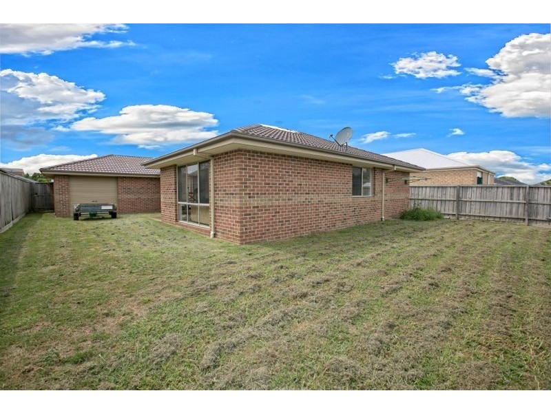 5 Glade Court, Cranbourne VIC 3977