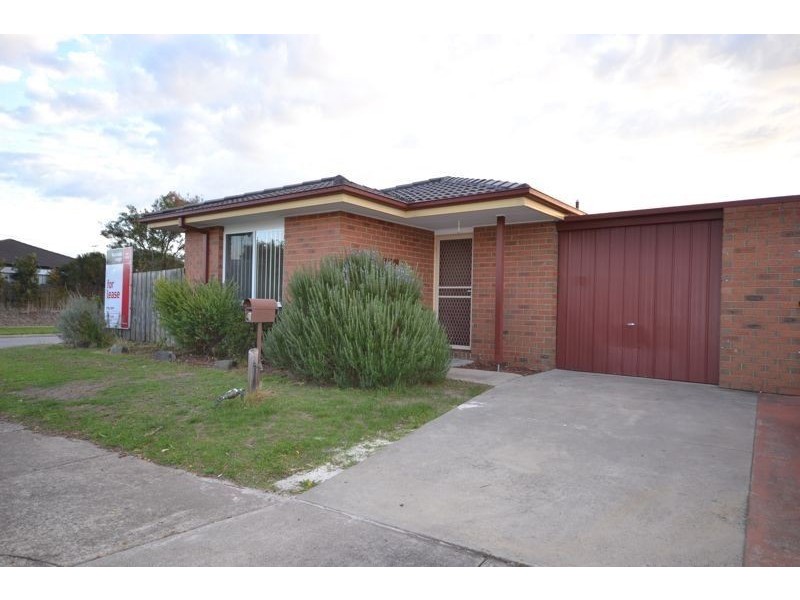 42 Jacinta Drive, Cranbourne West VIC 3977