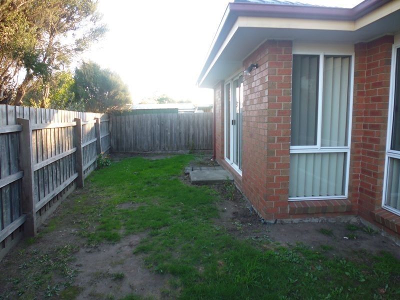 42 Jacinta Drive, Cranbourne West VIC 3977