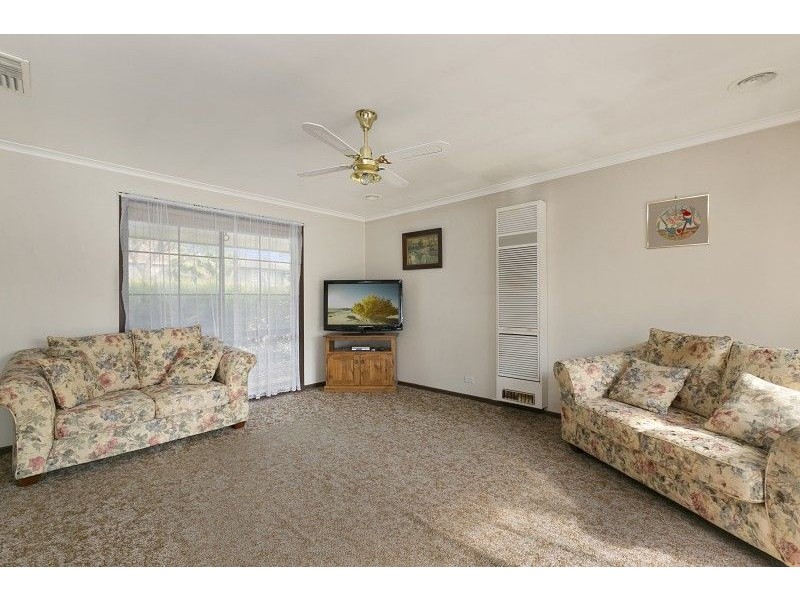 2/111 Cameron Street, Cranbourne VIC 3977