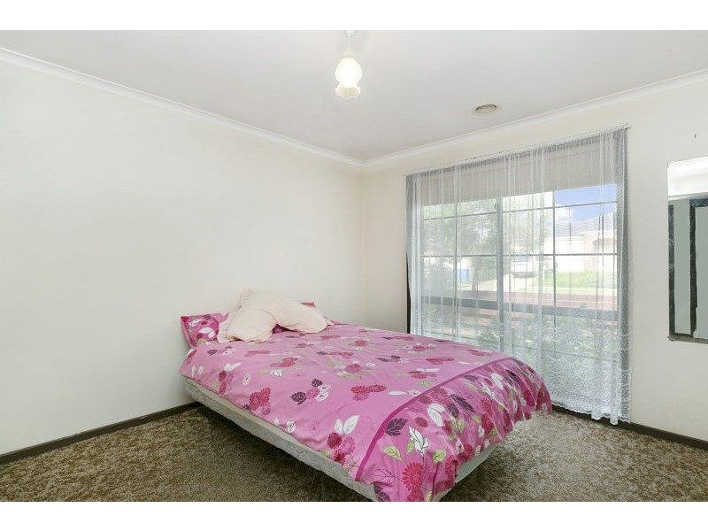 2/111 Cameron Street, Cranbourne VIC 3977