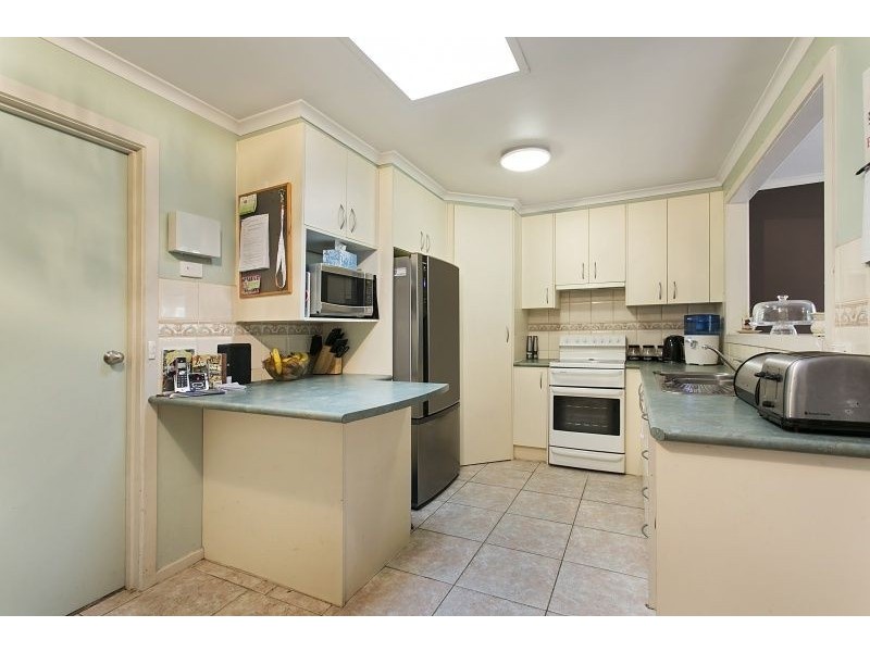 27 Dunbar Avenue, Cranbourne VIC 3977