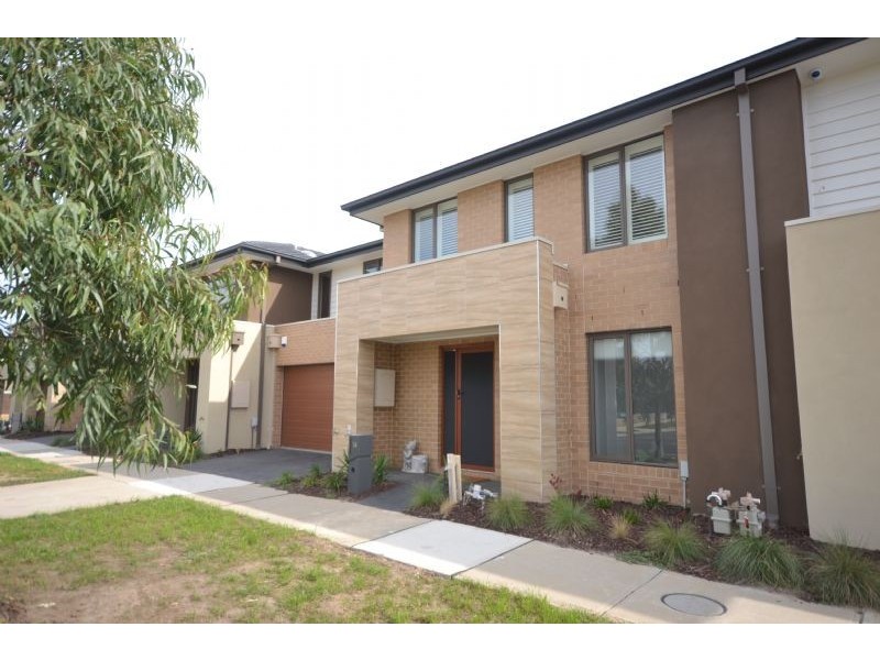 14 Selandra Boulevard, Clyde North VIC 3978