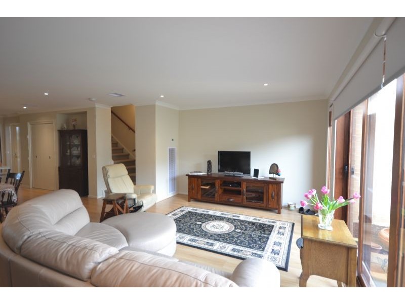 14 Selandra Boulevard, Clyde North VIC 3978