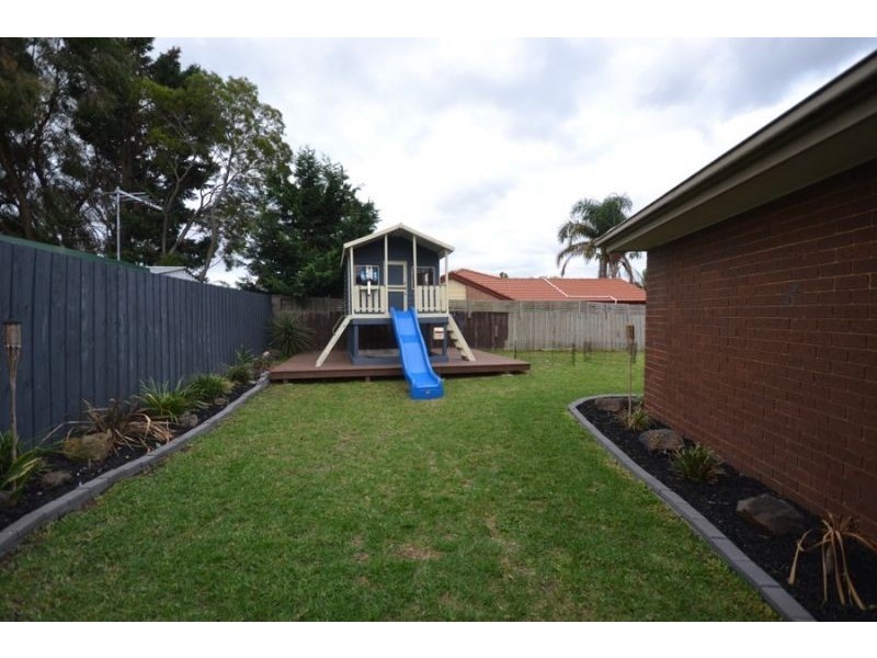 5 Deborah Court, Skye VIC 3977