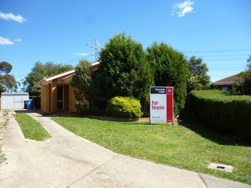 16 Rebecca Court, Cranbourne North VIC 3977