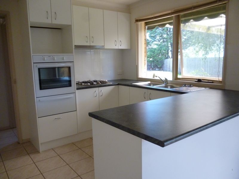 16 Rebecca Court, Cranbourne North VIC 3977