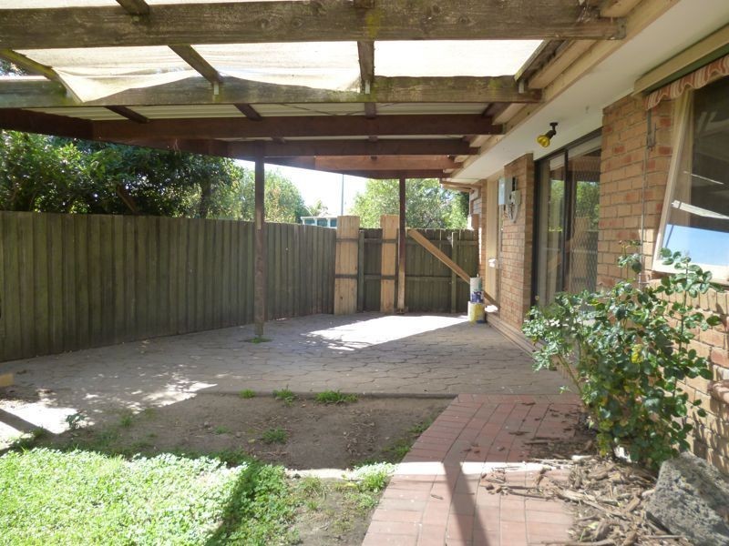 16 Rebecca Court, Cranbourne North VIC 3977