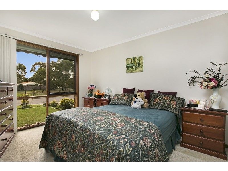 117 Gipps Crescent, Cranbourne North VIC 3977