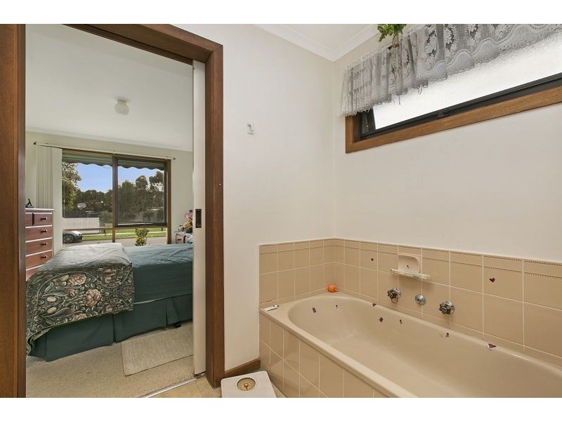 117 Gipps Crescent, Cranbourne North VIC 3977