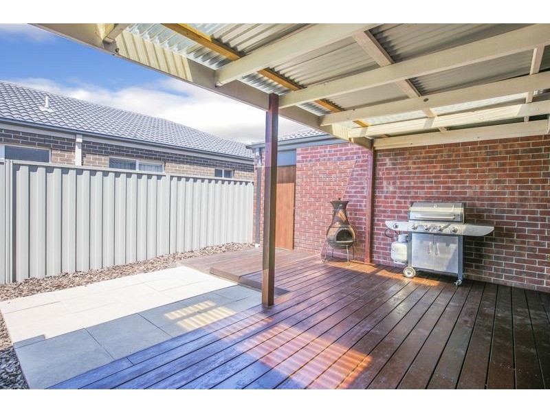 26 Ardent Crescent, Cranbourne East VIC 3977