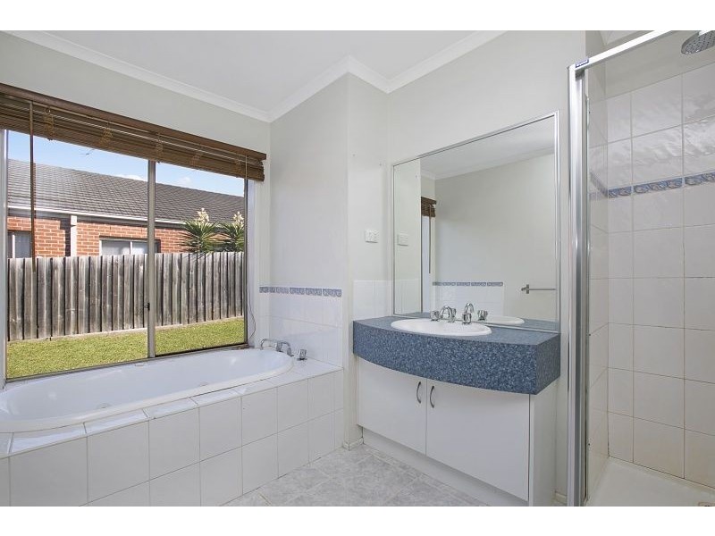2 Stilt Close, Blind Bight VIC 3980