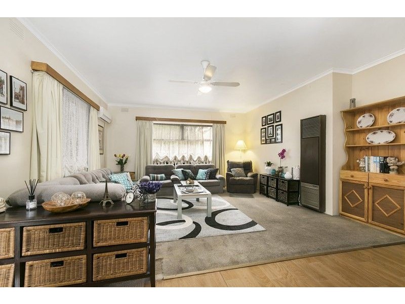 26 Evelyne Avenue, Cranbourne VIC 3977