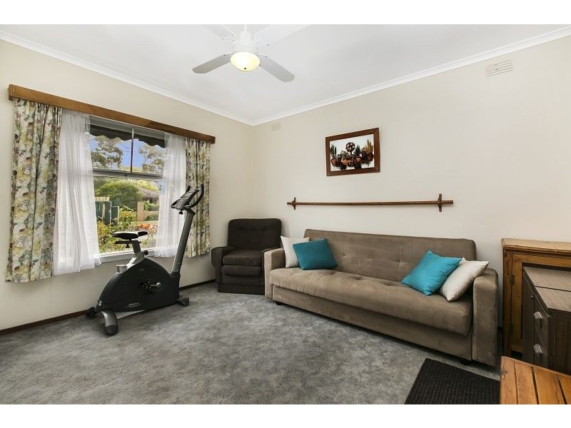 26 Evelyne Avenue, Cranbourne VIC 3977
