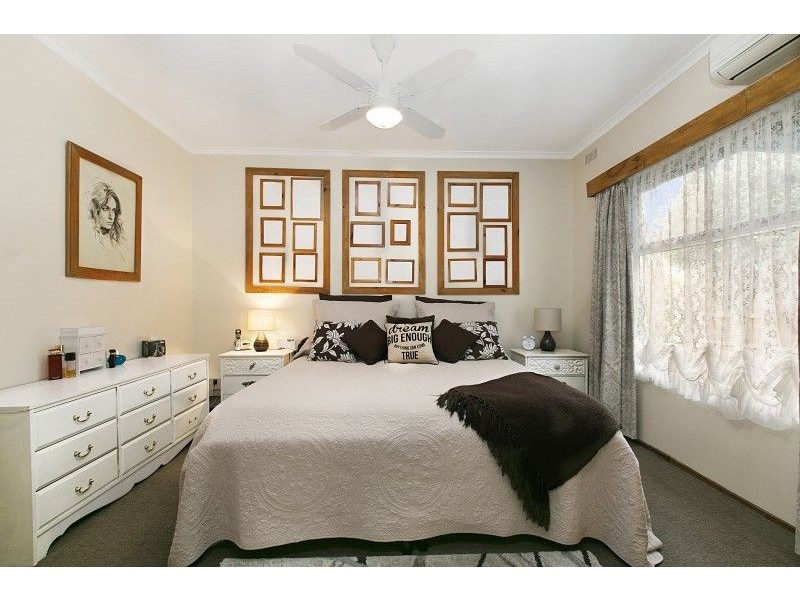 26 Evelyne Avenue, Cranbourne VIC 3977