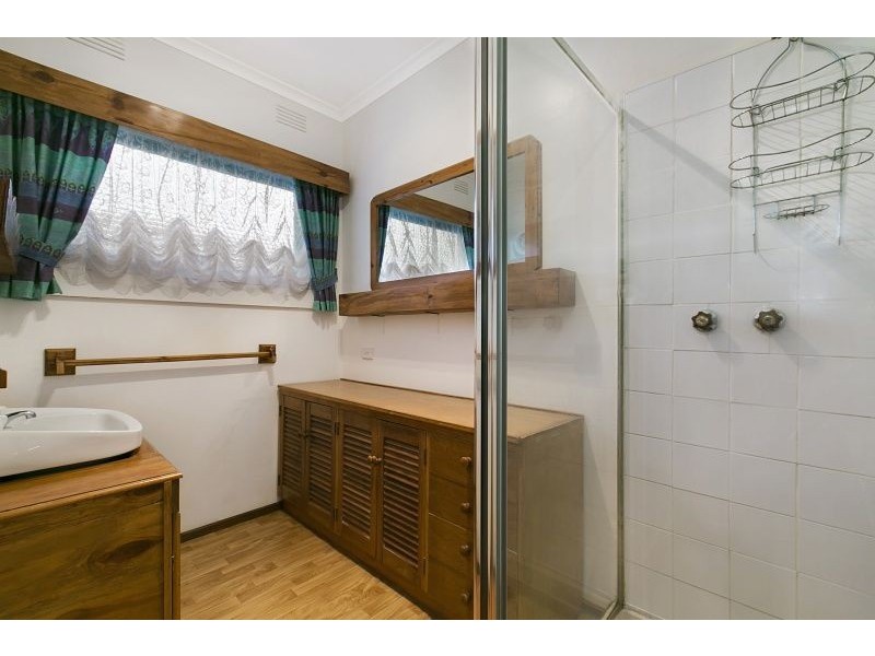 26 Evelyne Avenue, Cranbourne VIC 3977