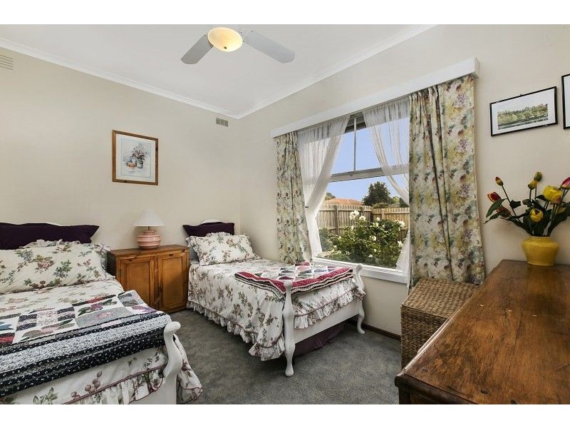 26 Evelyne Avenue, Cranbourne VIC 3977