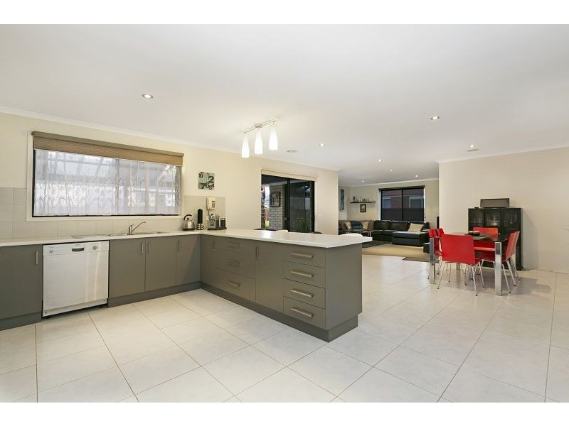 3 Cranberry Place, Cranbourne VIC 3977