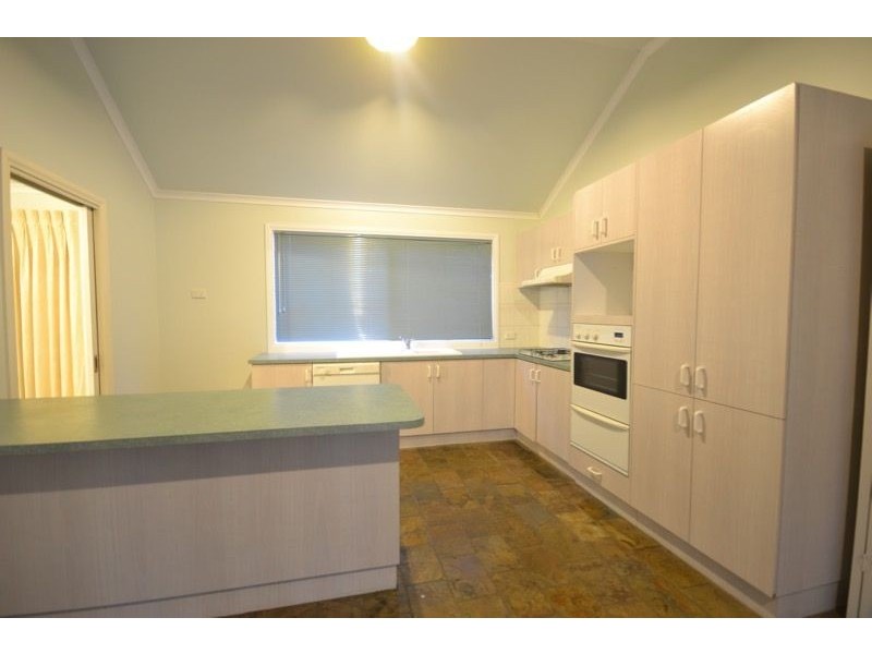 7 Eliza Street, Cranbourne North VIC 3977