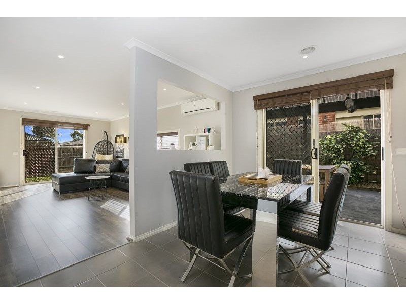 17 Bushranger Boulevard, Cranbourne East VIC 3977