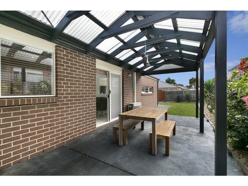 17 Bushranger Boulevard, Cranbourne East VIC 3977