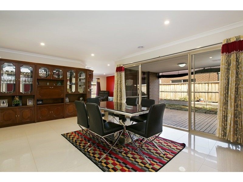 15 Elysian Place, Cranbourne West VIC 3977