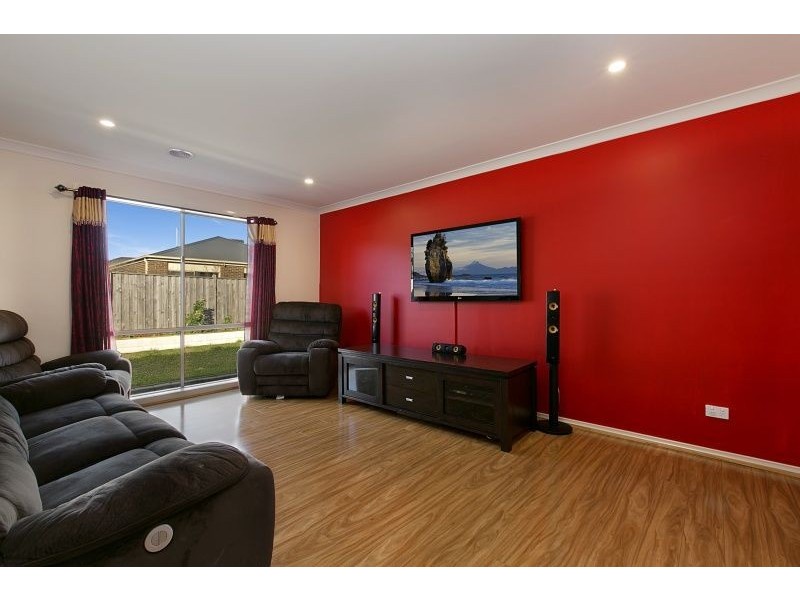 15 Elysian Place, Cranbourne West VIC 3977