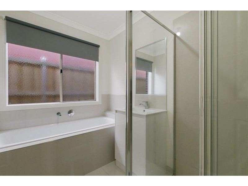 15 Elysian Place, Cranbourne West VIC 3977