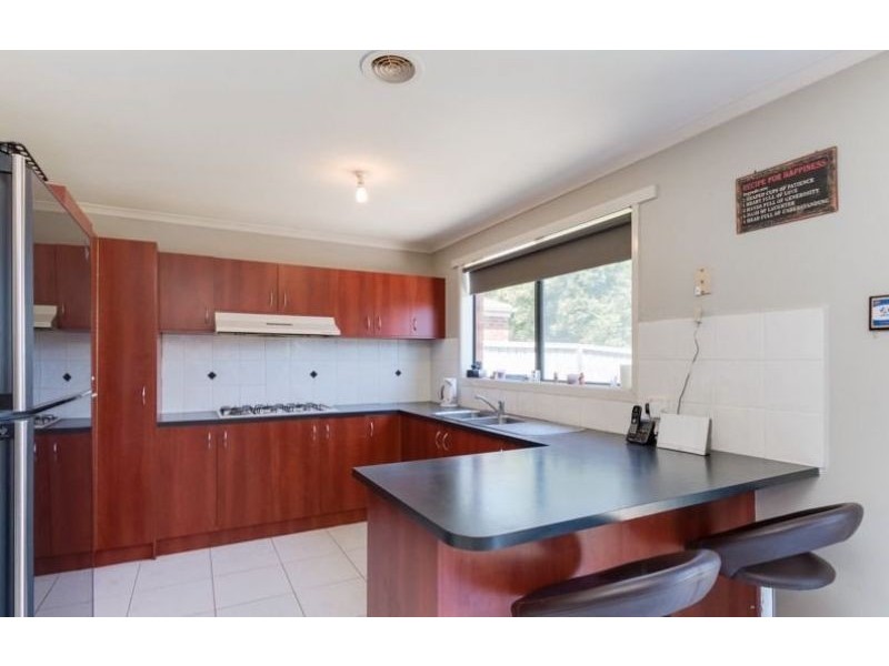 10 Silky Oak Drive, Cranbourne VIC 3977