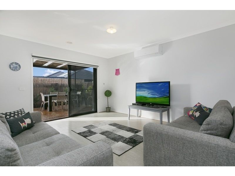 11 Stableford Drive, Cranbourne West VIC 3977