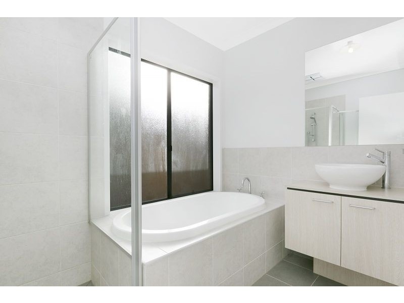 11 Stableford Drive, Cranbourne West VIC 3977