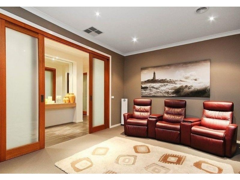 7 Nature Circuit, Cranbourne North VIC 3977