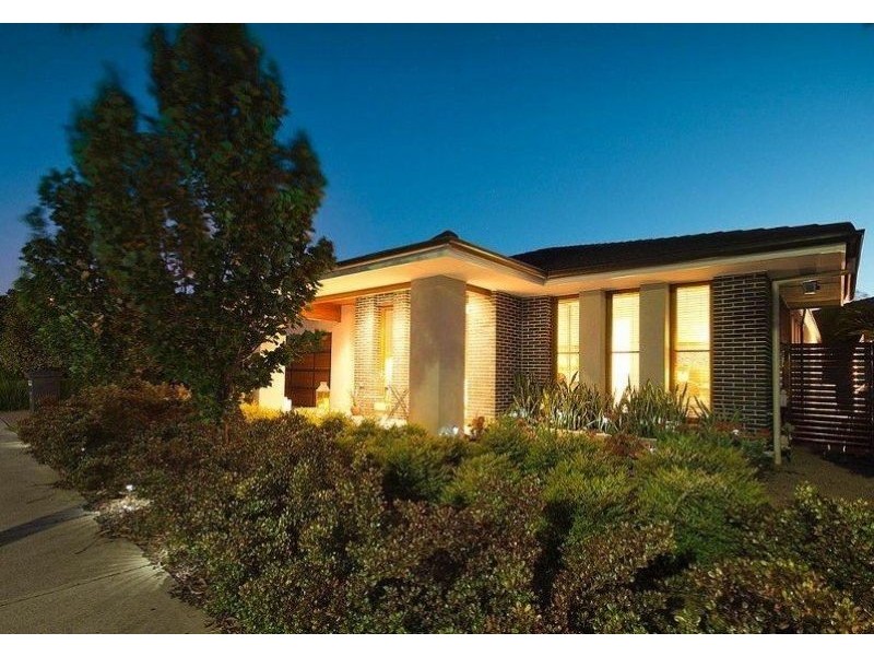 7 Nature Circuit, Cranbourne North VIC 3977