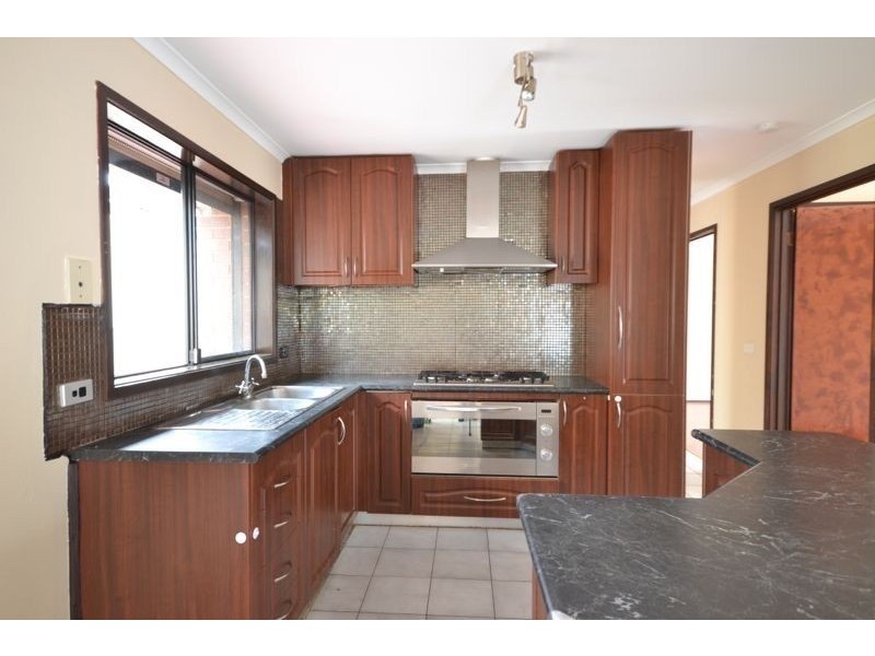 19 Elcan Avenue, Cranbourne West VIC 3977