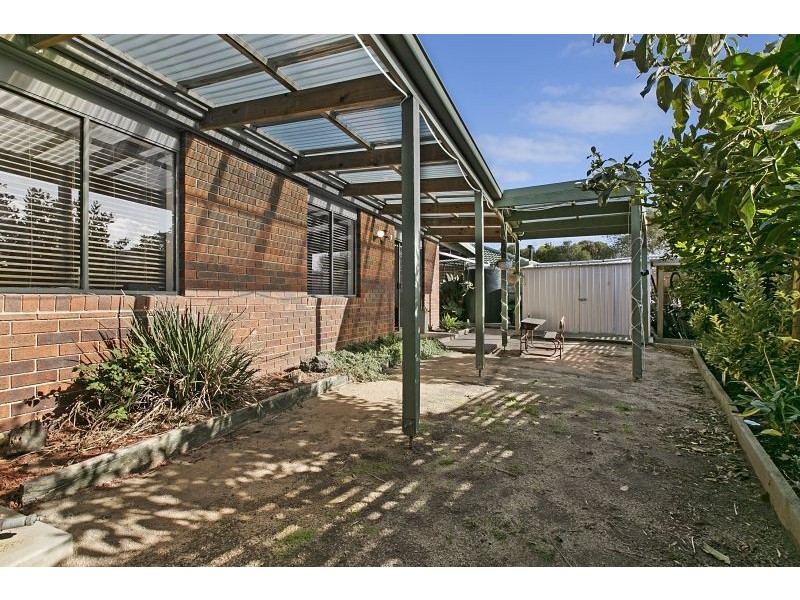 3 Reginald Court, Cranbourne West VIC 3977