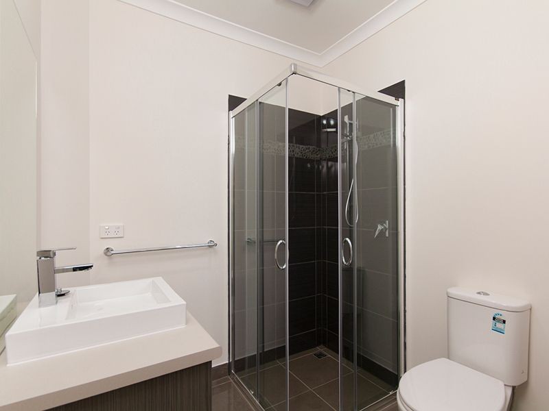 6A Ash Street, Cranbourne VIC 3977