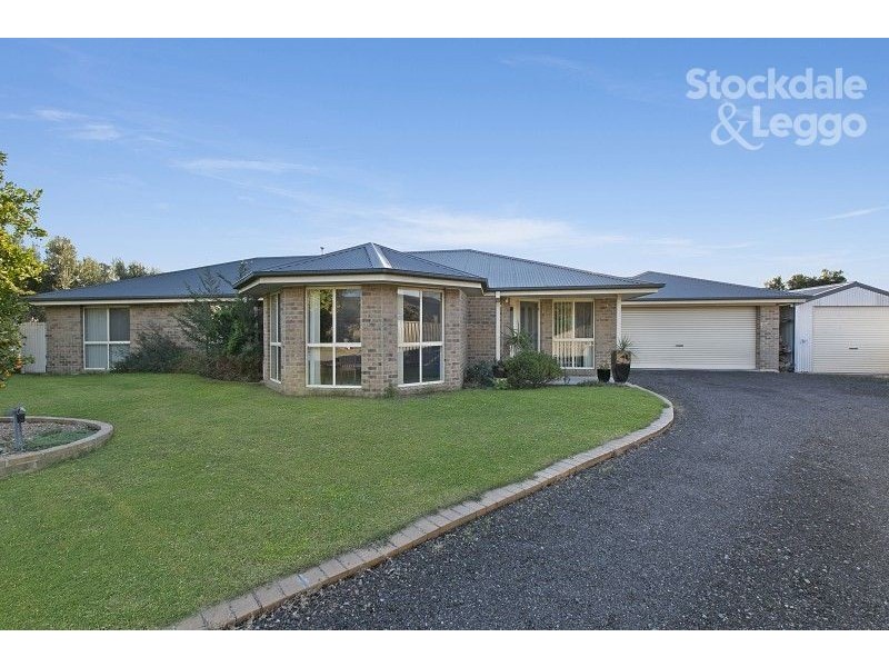 5 Clapton Court, Cranbourne East VIC 3977