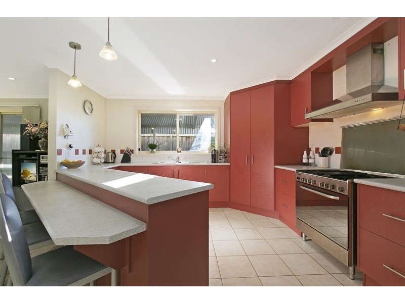 5 Clapton Court, Cranbourne East VIC 3977