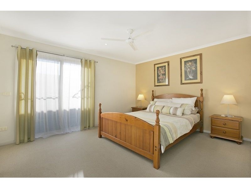 5 Clapton Court, Cranbourne East VIC 3977