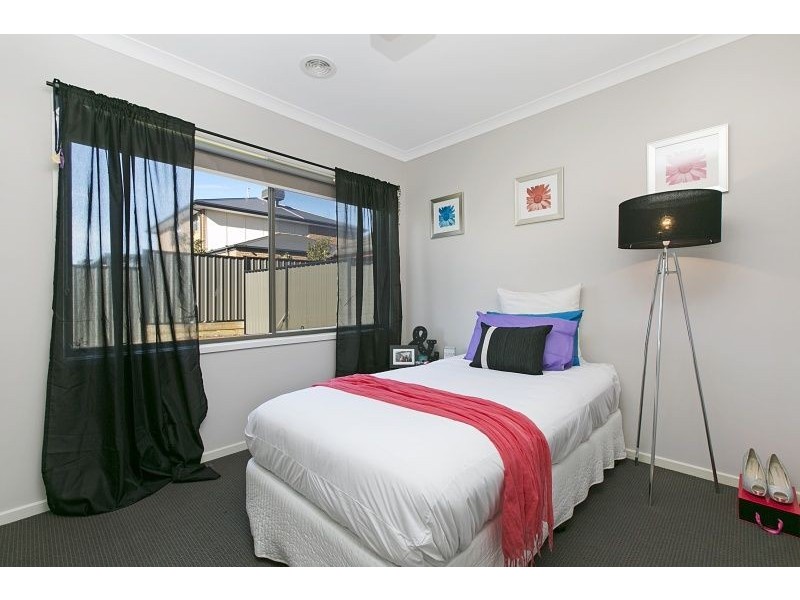 19 Buckskin Drive, Clyde North VIC 3978