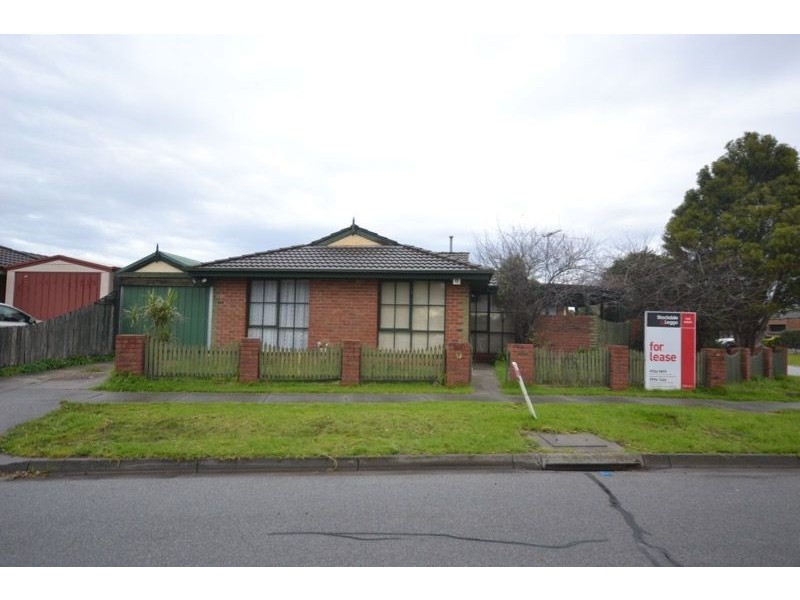 14 Marnie Drive, Cranbourne West VIC 3977