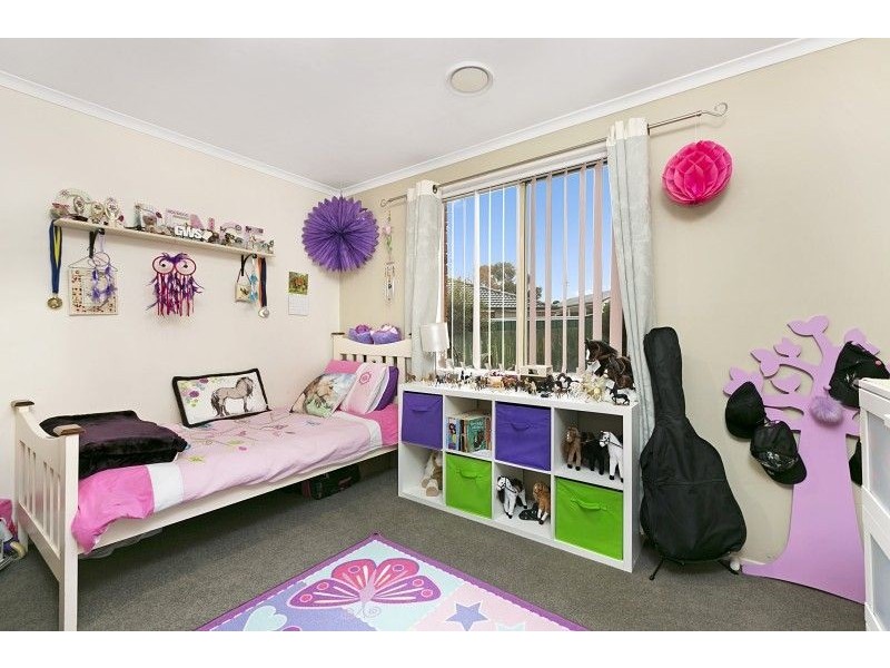 23 Comte Close, Cranbourne West VIC 3977