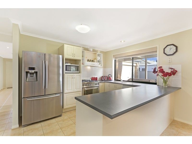 4 Ashbrook Way, Cranbourne West VIC 3977