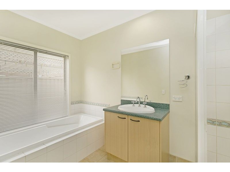 4 Ashbrook Way, Cranbourne West VIC 3977