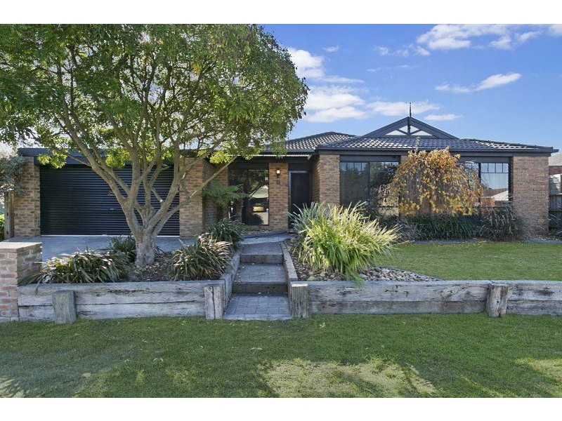 7 Julia Court, Cranbourne North VIC 3977