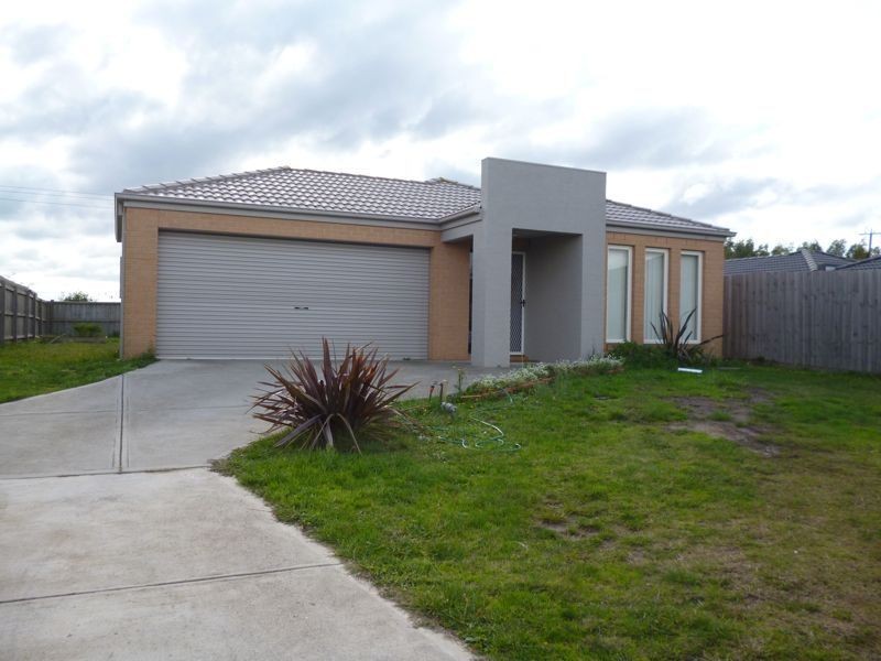 9 Nandaly Place, Cranbourne West VIC 3977