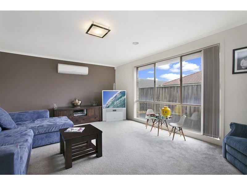 27 Majestic Boulevard, Cranbourne VIC 3977
