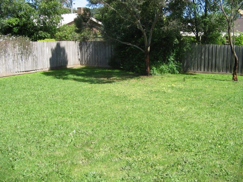 16 Ravenglass Court, Croydon Hills VIC 3136