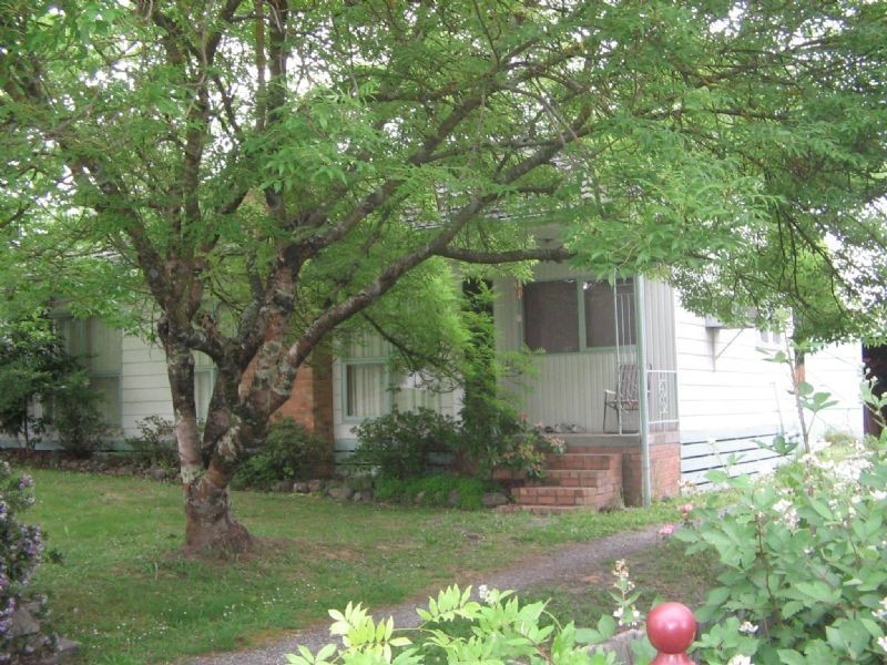 27 Dixon Avenue, Croydon VIC 3136