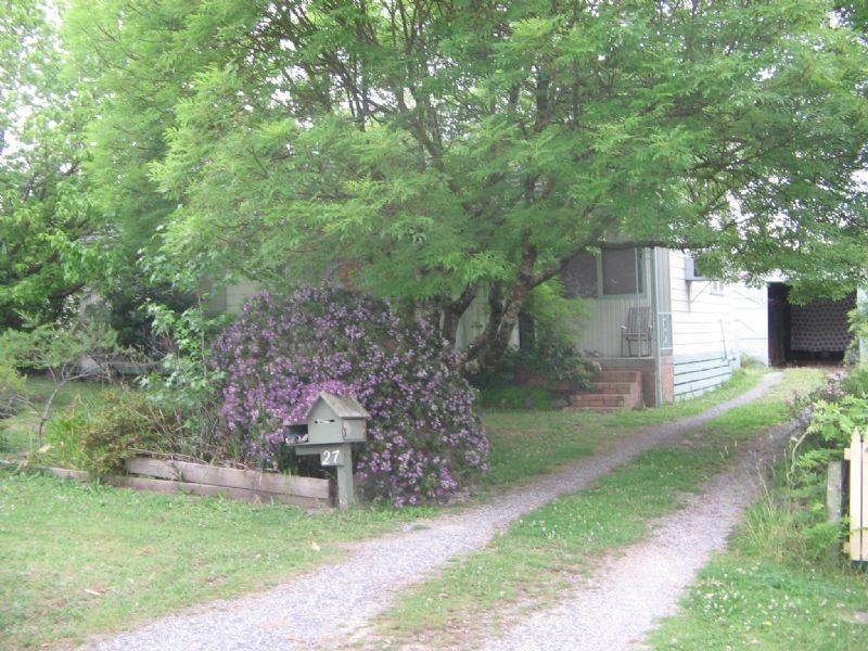 27 Dixon Avenue, Croydon VIC 3136